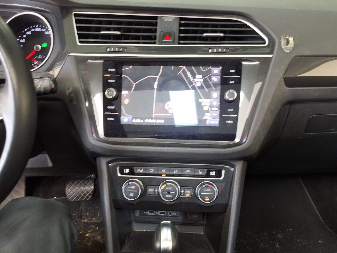 VOLKSWAGEN TIGUAN (2ND GEN) 2.0 TDI PRESTIGE 2020 - zdjęcie 24