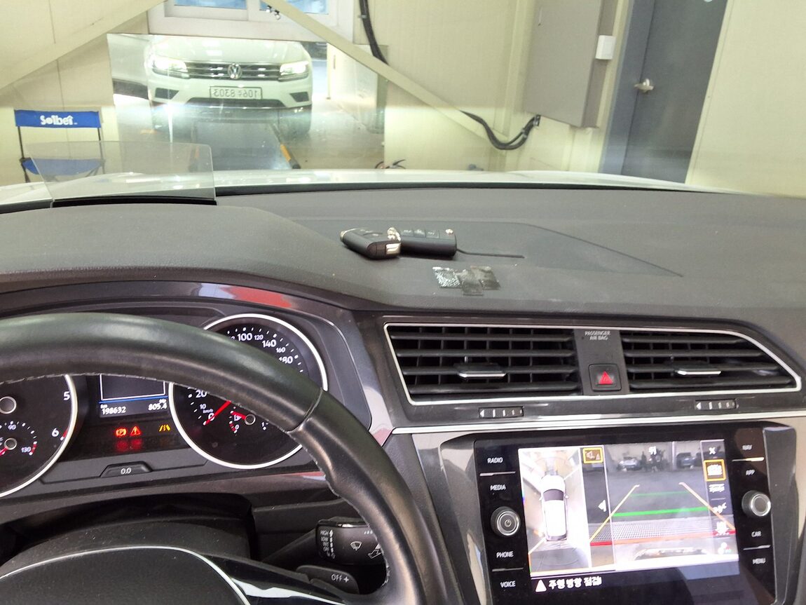 VOLKSWAGEN TIGUAN (2ND GEN) 2.0 TDI PRESTIGE 2020 - zdjęcie 25