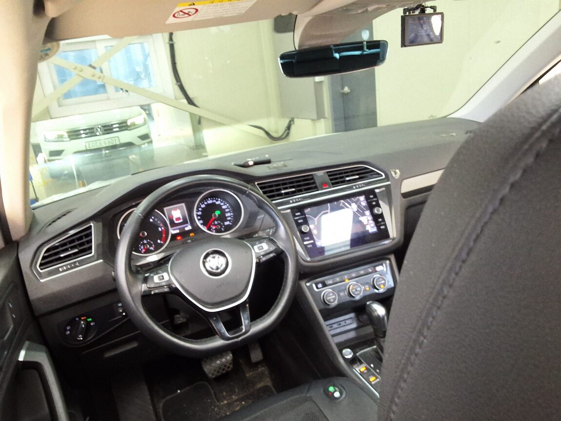 VOLKSWAGEN TIGUAN (2ND GEN) 2.0 TDI PRESTIGE 2020 - zdjęcie 12