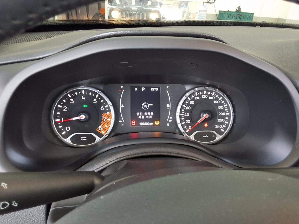 JEEP RENEGADE 2.4 GASOLINE LONGITUDE 2021 - zdjęcie 9