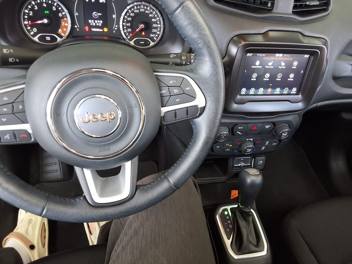 JEEP RENEGADE 2.4 GASOLINE LONGITUDE 2021 - zdjęcie 11