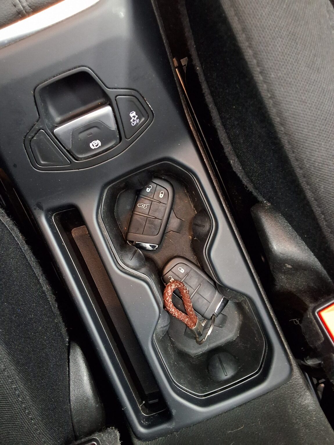 JEEP RENEGADE 2.4 GASOLINE LONGITUDE 2021 - zdjęcie 17
