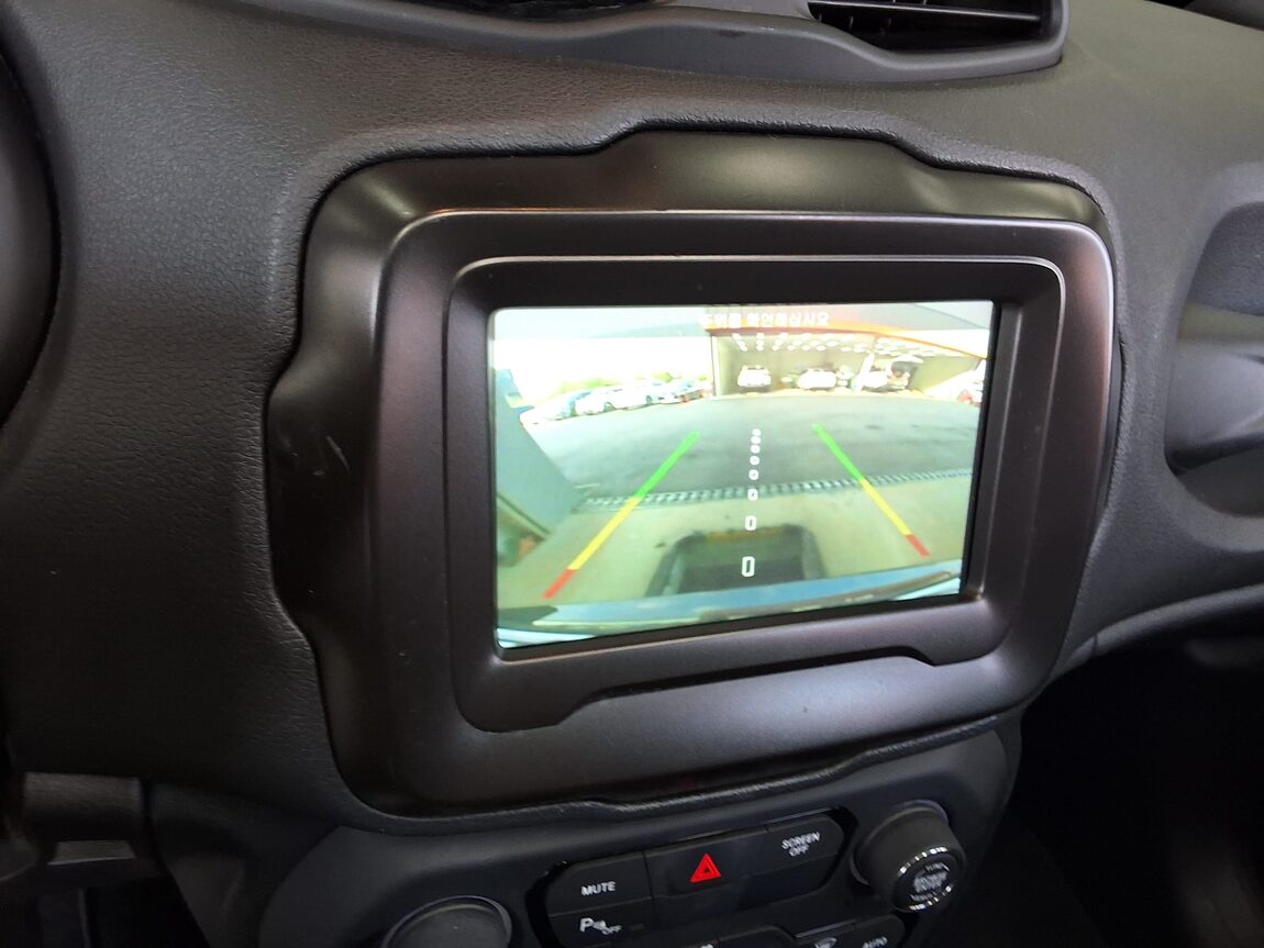JEEP RENEGADE 2.4 GASOLINE LONGITUDE 2021 - zdjęcie 18