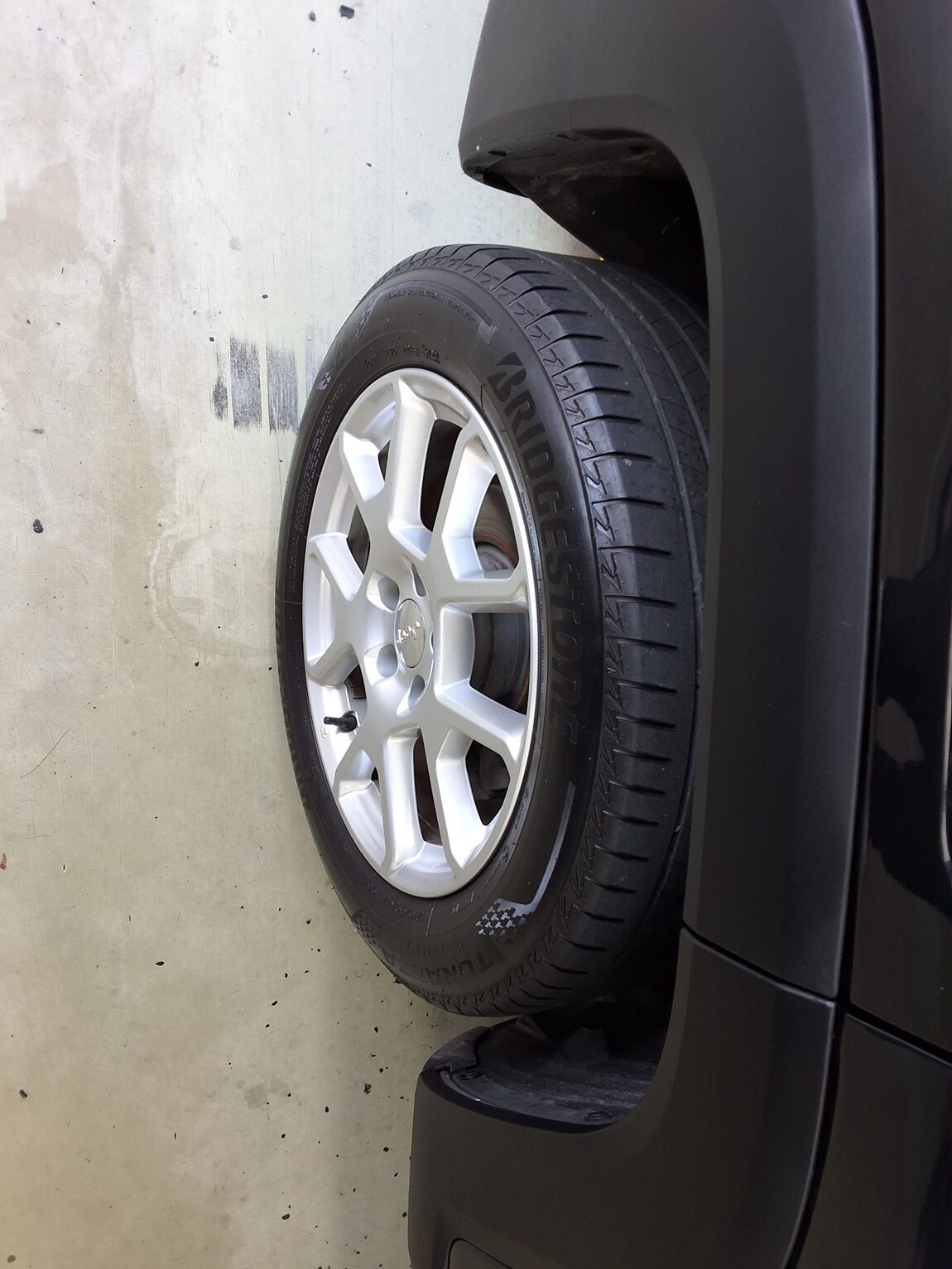 JEEP RENEGADE 2.4 GASOLINE LONGITUDE 2021 - zdjęcie 24