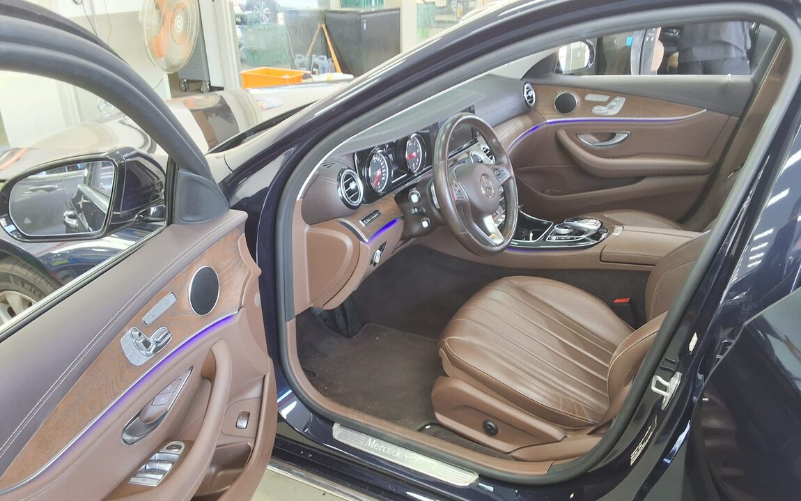 MERCEDES-BENZ E-CLASS (5TH GEN) E220d 4MATIC EXCLUSIVE 2018 - zdjęcie 10