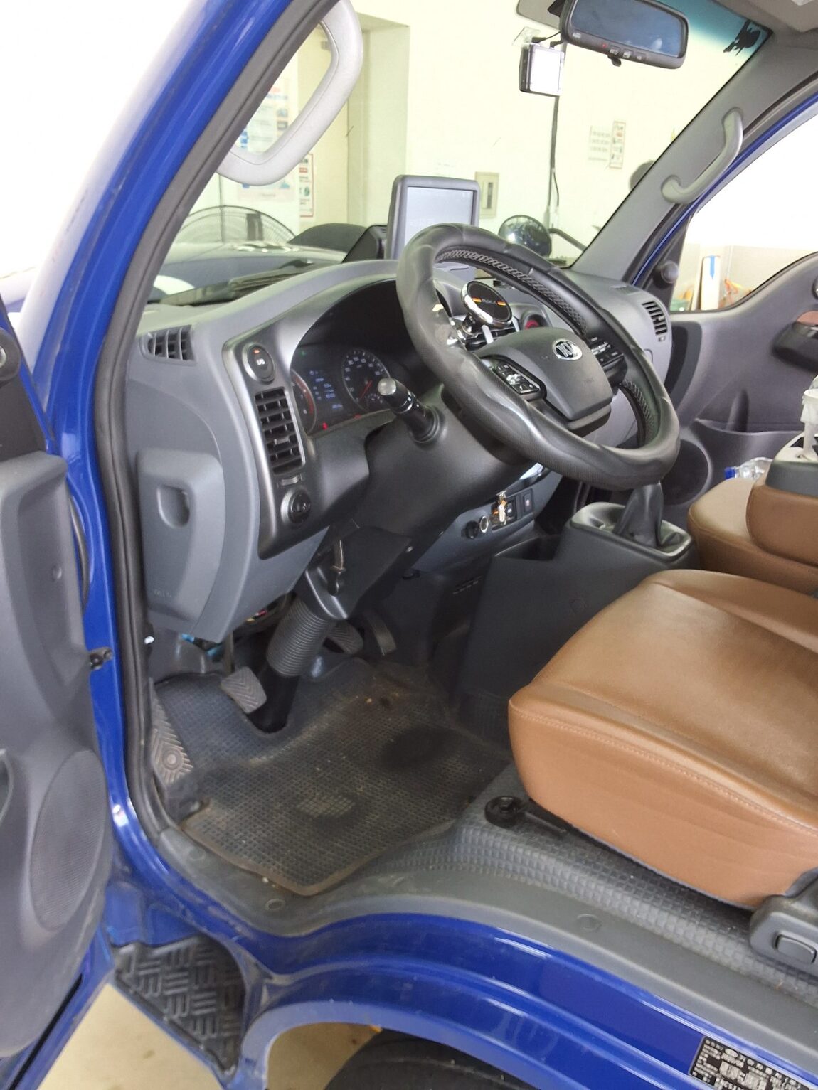 KIA THE NEW BONGO III CARGO 1 TON LPG KING CAB EXTRA LONG WHEELBASE GLS 2020 - zdjęcie 10