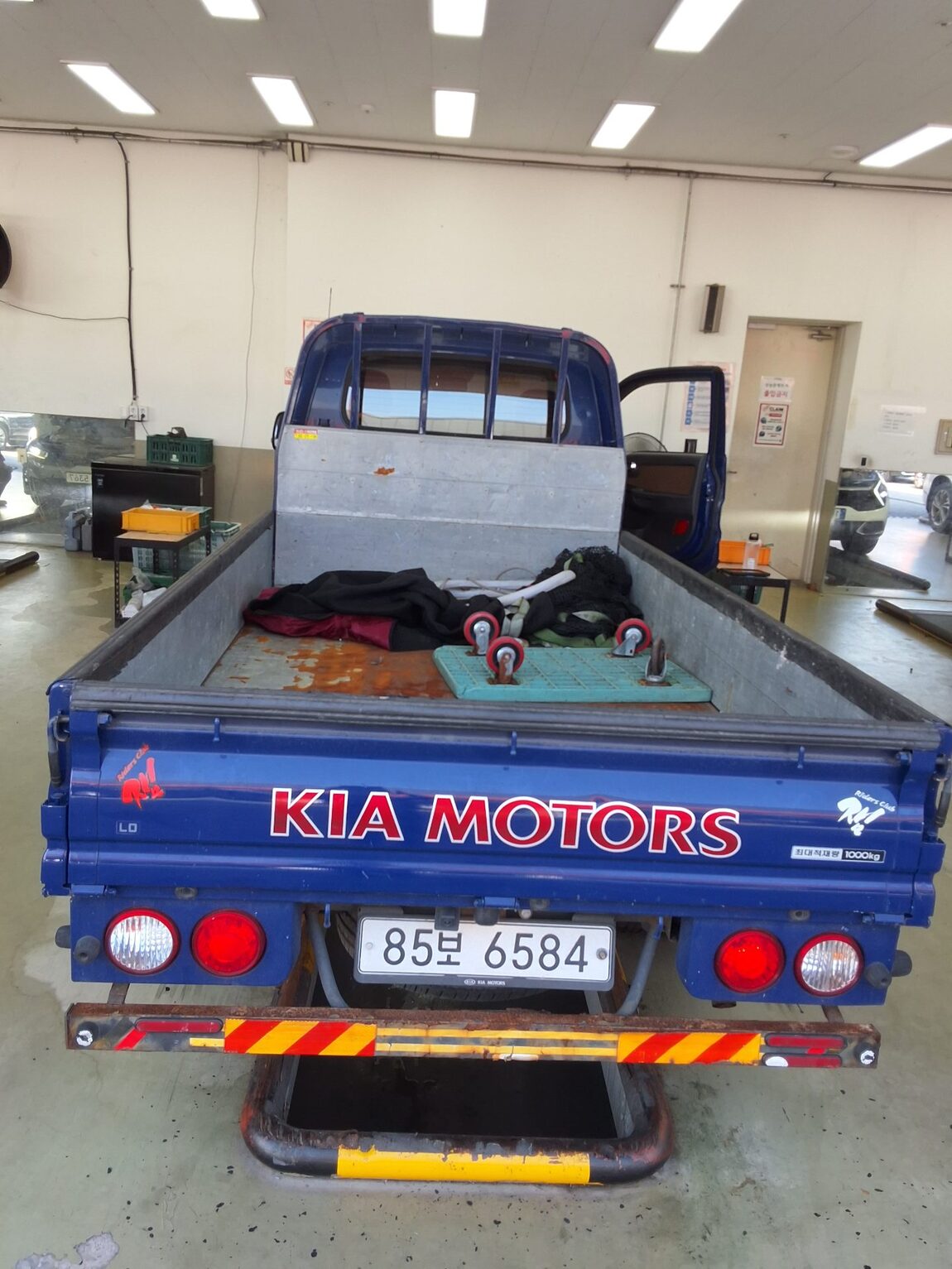 KIA THE NEW BONGO III CARGO 1 TON LPG KING CAB EXTRA LONG WHEELBASE GLS 2020 - zdjęcie 13
