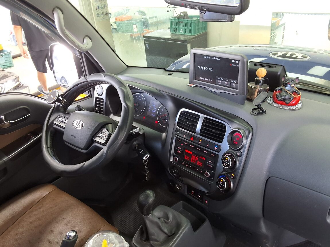 KIA THE NEW BONGO III CARGO 1 TON LPG KING CAB EXTRA LONG WHEELBASE GLS 2020 - zdjęcie 11