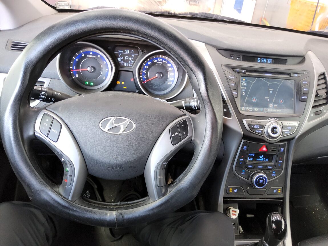 HYUNDAI THE NEW AVANTE MD 1.6 GDi SMART 2015 - zdjęcie 17