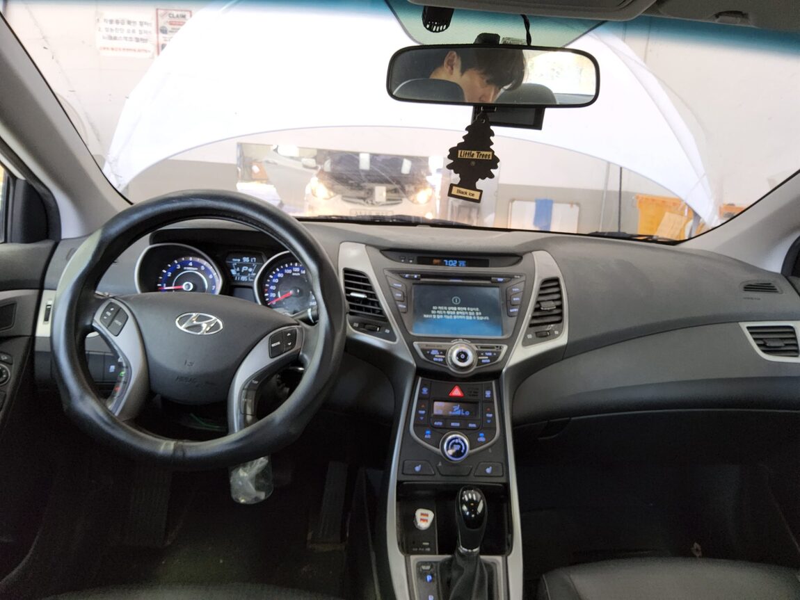 HYUNDAI THE NEW AVANTE MD 1.6 GDi SMART 2015 - zdjęcie 11