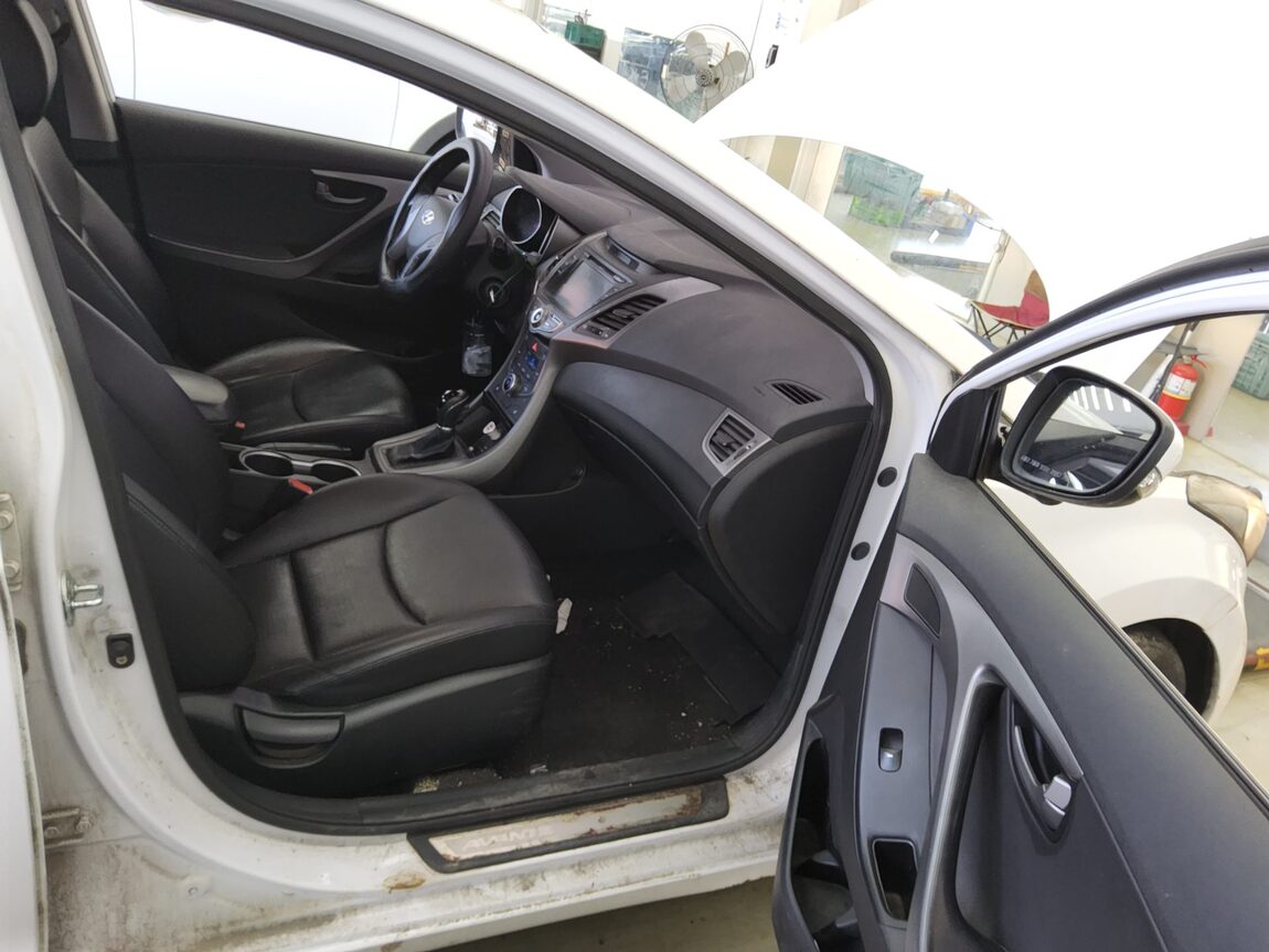 HYUNDAI THE NEW AVANTE MD 1.6 GDi SMART 2015 - zdjęcie 14