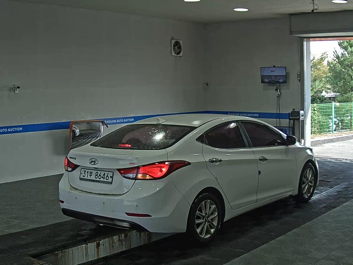 HYUNDAI THE NEW AVANTE MD 1.6 GDi SMART 2015 - zdjęcie 5