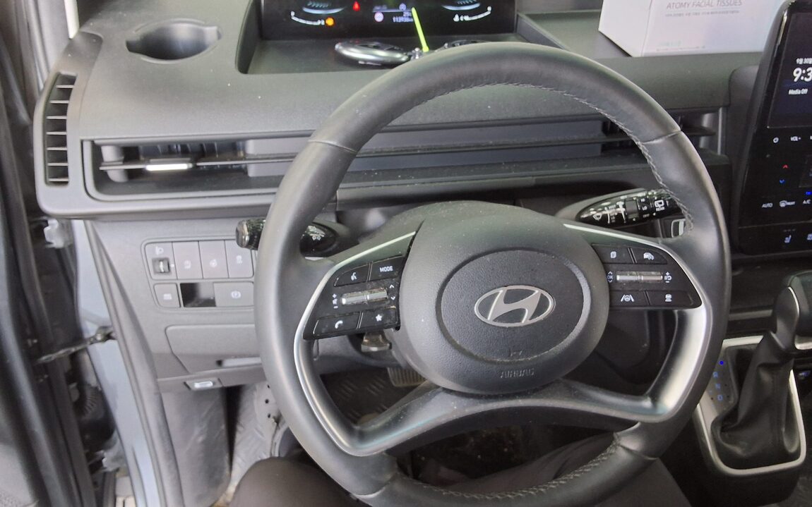 HYUNDAI STARIA 2.2 DIESEL TOURER 9-SEATER 4WD MODERN 2025 - zdjęcie 17