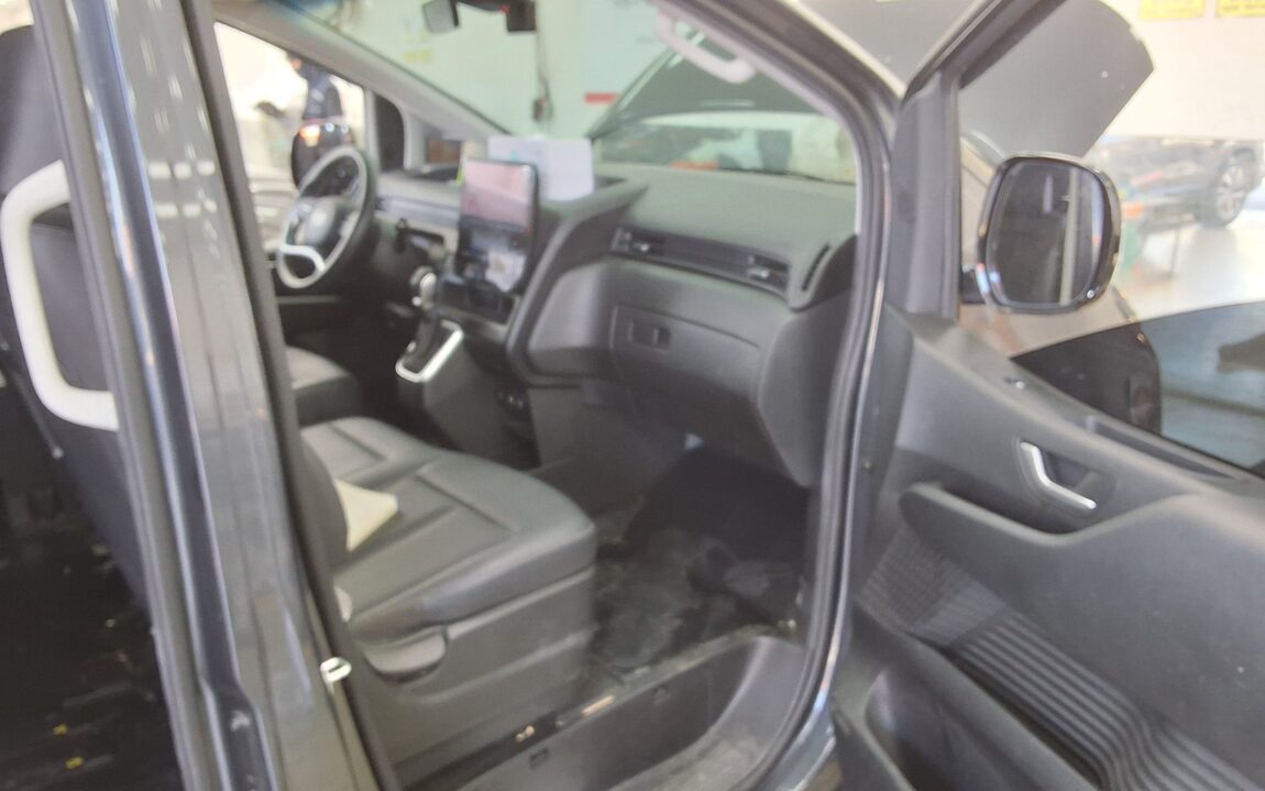 HYUNDAI STARIA 2.2 DIESEL TOURER 9-SEATER 4WD MODERN 2025 - zdjęcie 13