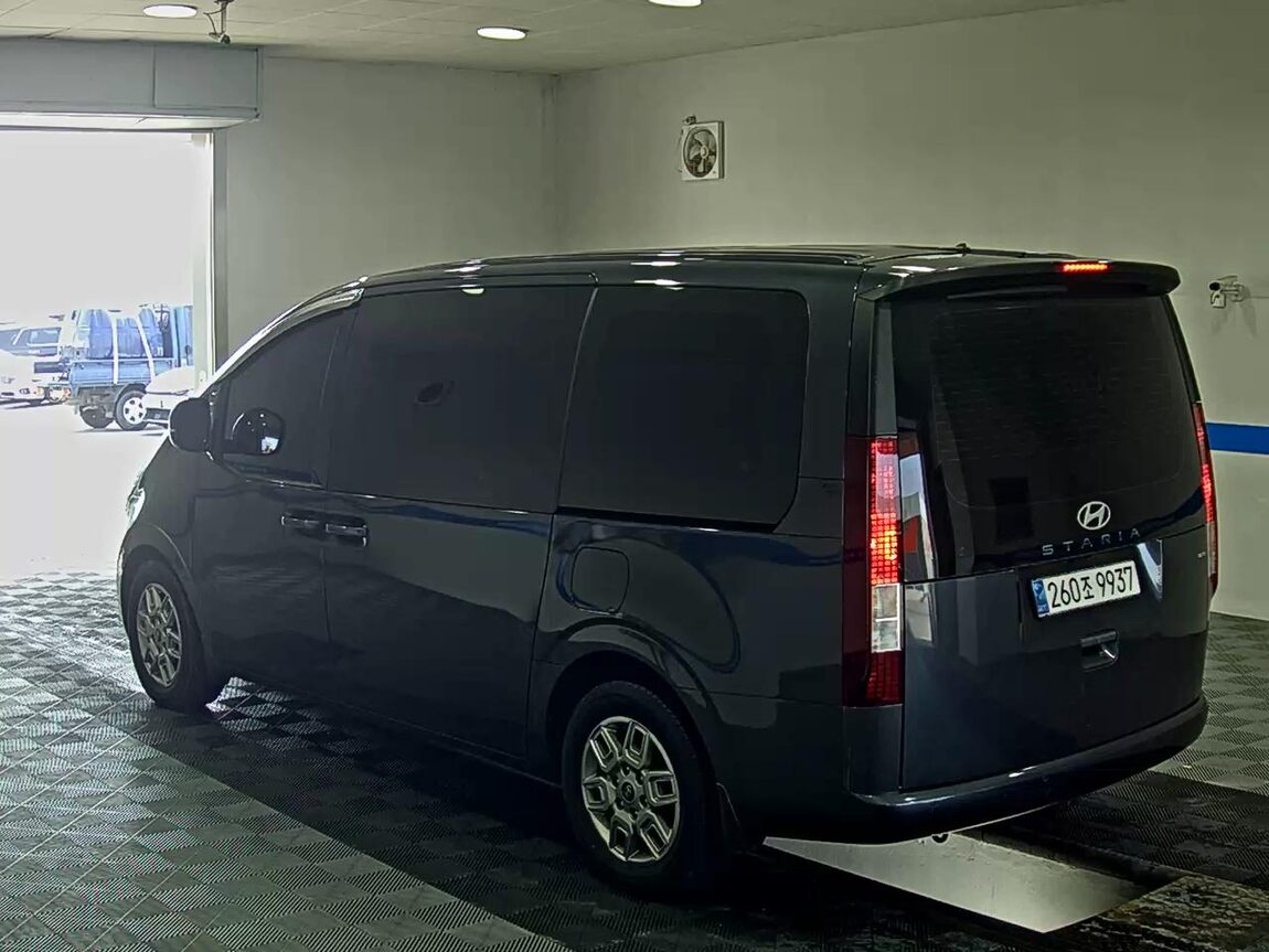 HYUNDAI STARIA 2.2 DIESEL TOURER 9-SEATER 4WD MODERN 2025 - zdjęcie 6