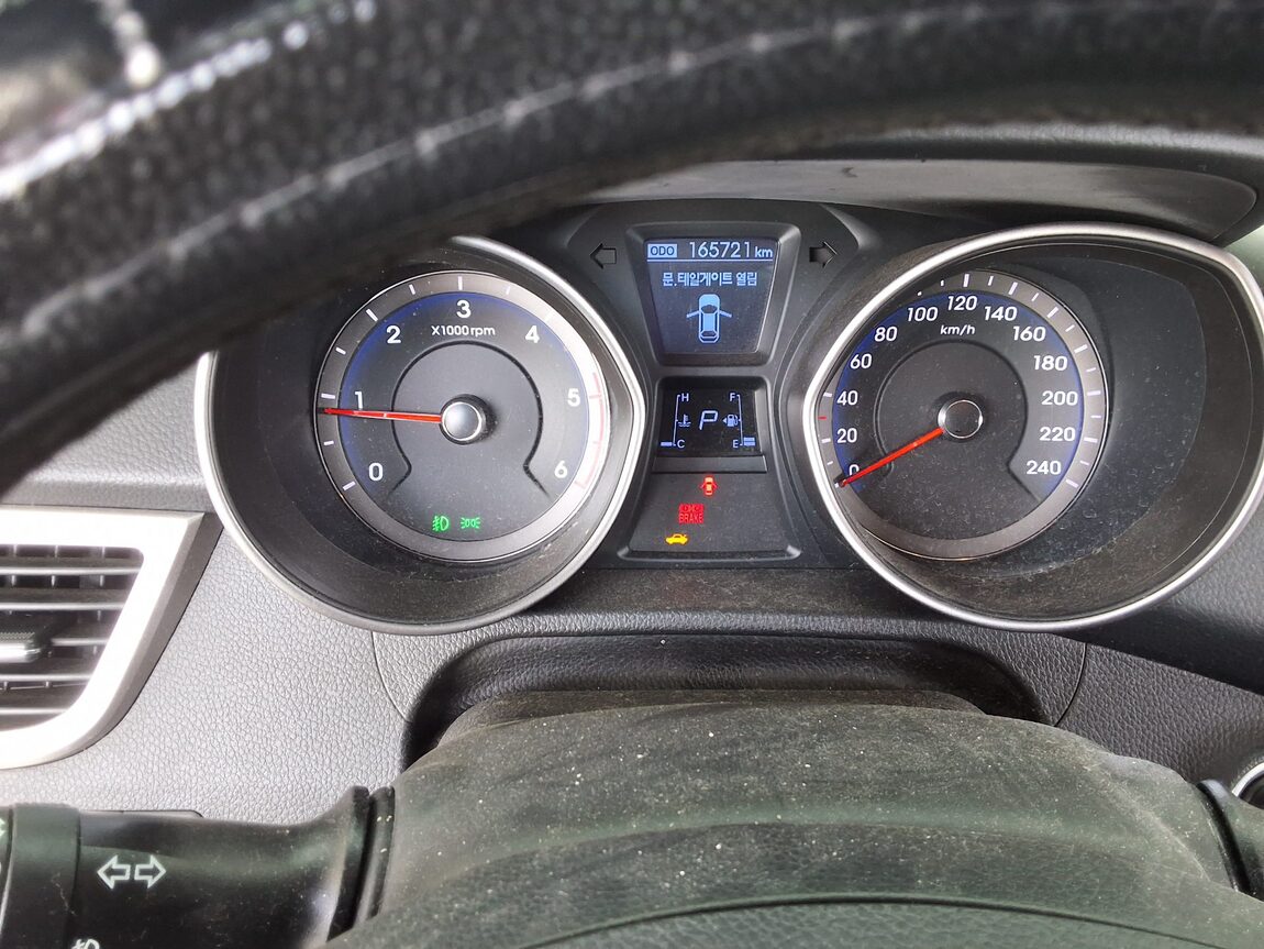 HYUNDAI NEW i30 1.6 VGT UNIQUE 2012 - zdjęcie 9