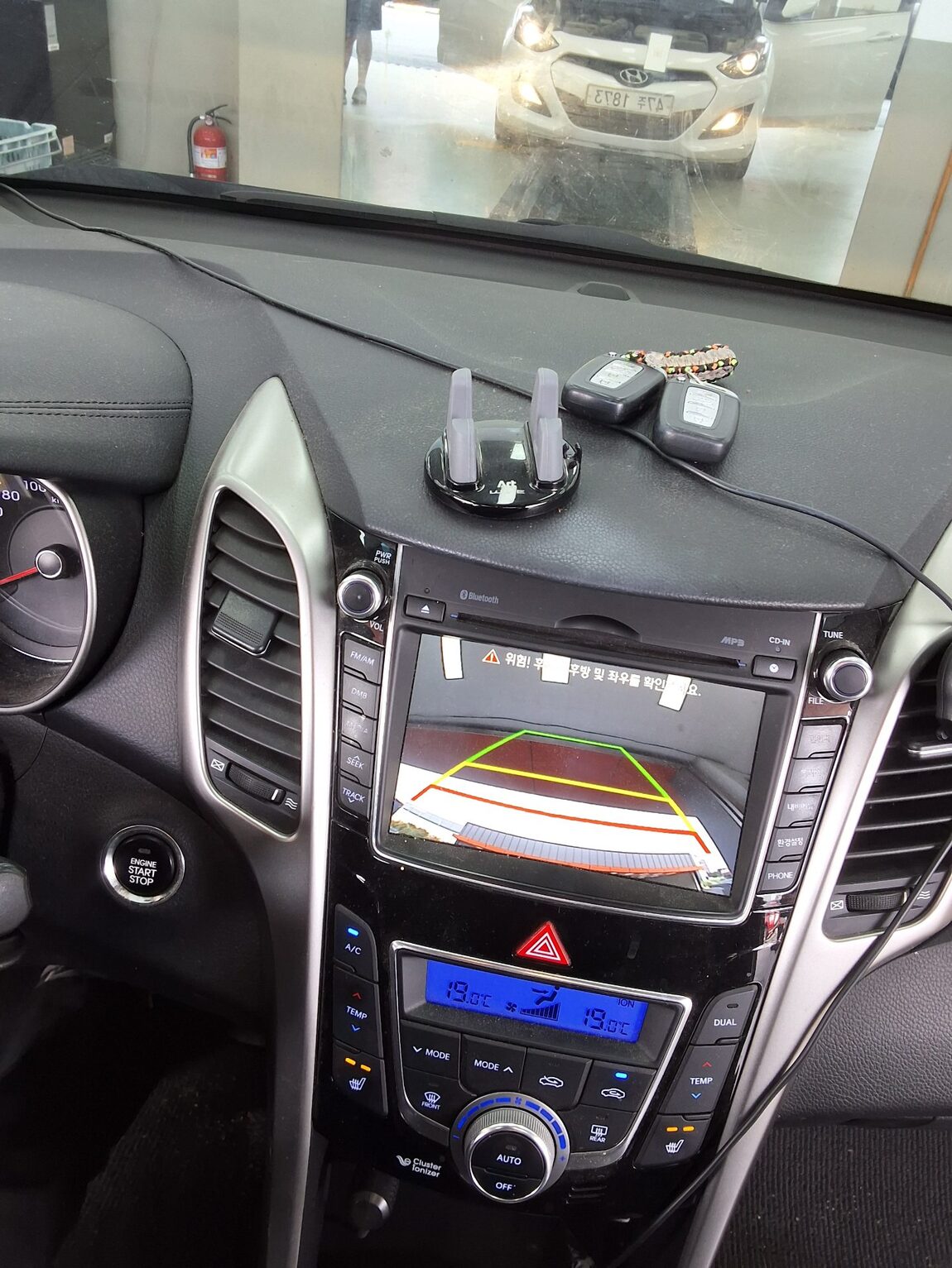 HYUNDAI NEW i30 1.6 VGT UNIQUE 2012 - zdjęcie 17