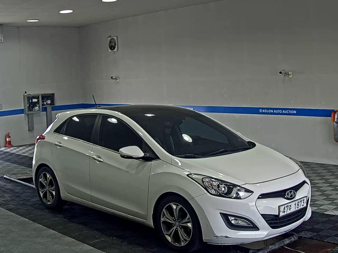HYUNDAI NEW i30 1.6 VGT UNIQUE 2012 - zdjęcie 3