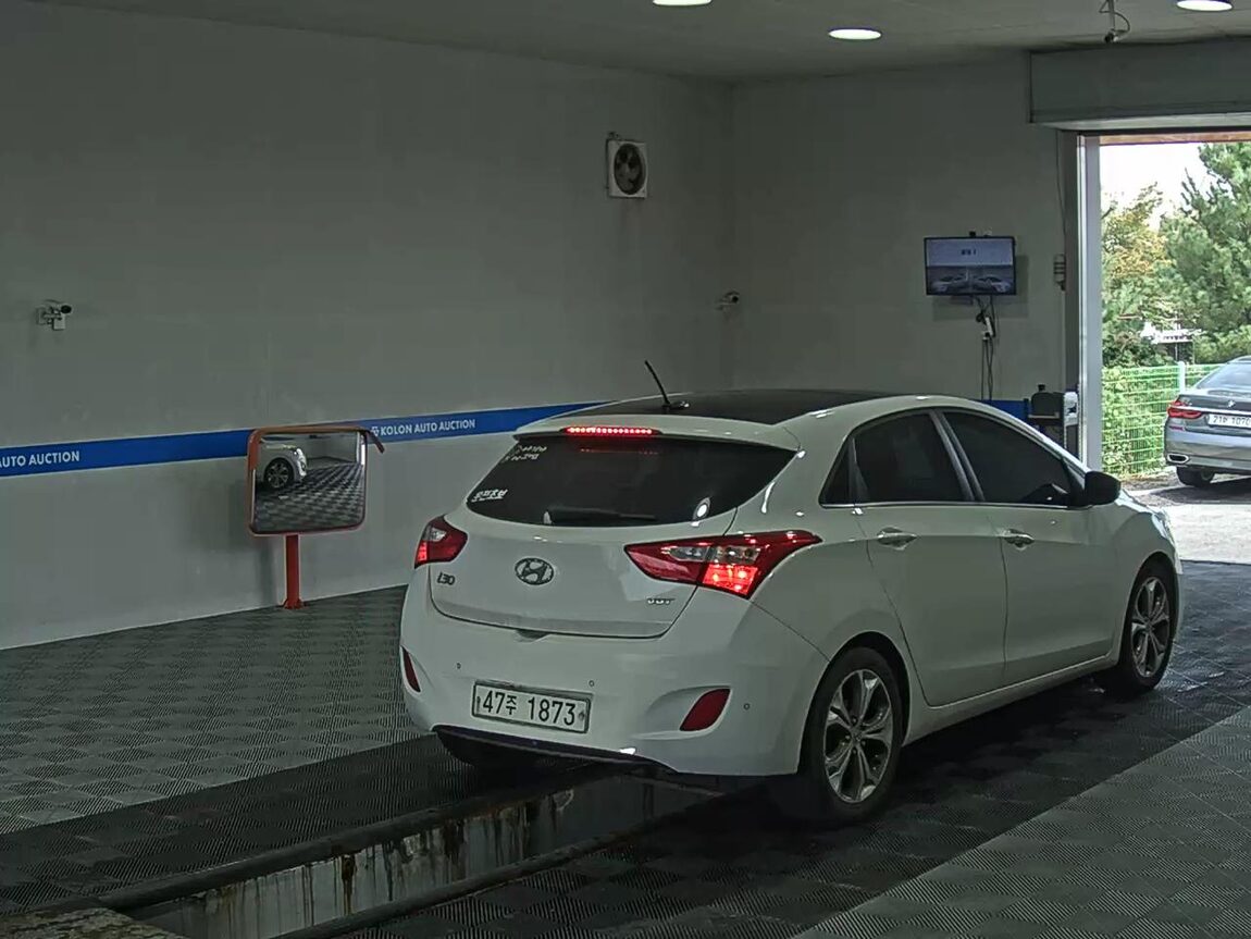 HYUNDAI NEW i30 1.6 VGT UNIQUE 2012 - zdjęcie 5