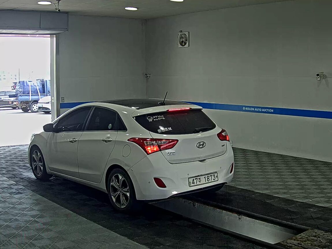 HYUNDAI NEW i30 1.6 VGT UNIQUE 2012 - zdjęcie 6