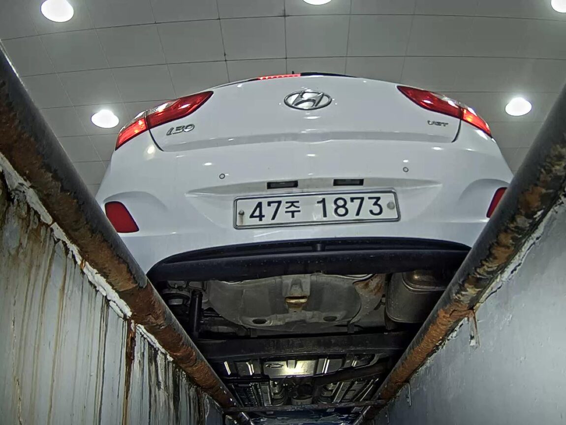 HYUNDAI NEW i30 1.6 VGT UNIQUE 2012 - zdjęcie 8