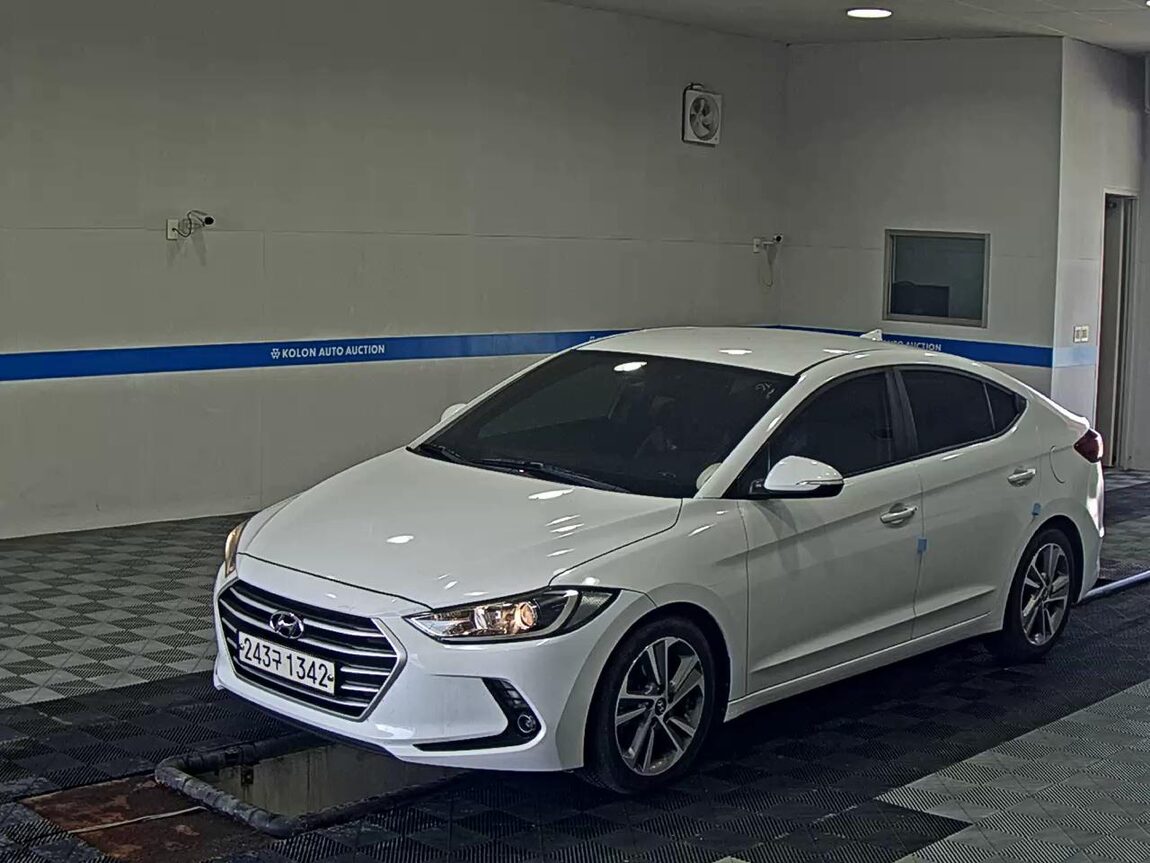 HYUNDAI AVANTE AD 1.6 GDi VALUE PLUS 2018 - zdjęcie 2