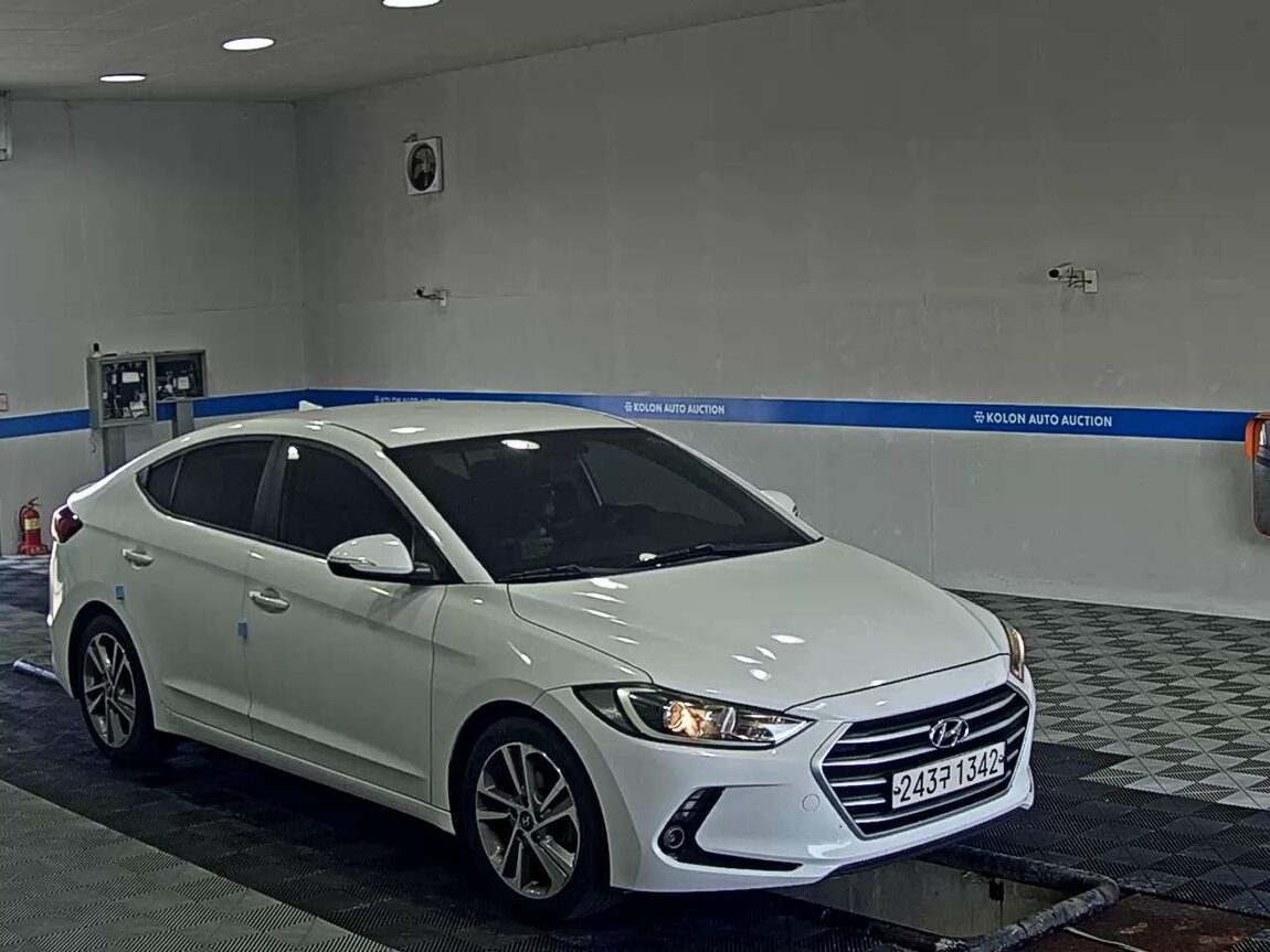 HYUNDAI AVANTE AD 1.6 GDi VALUE PLUS 2018 - zdjęcie 3