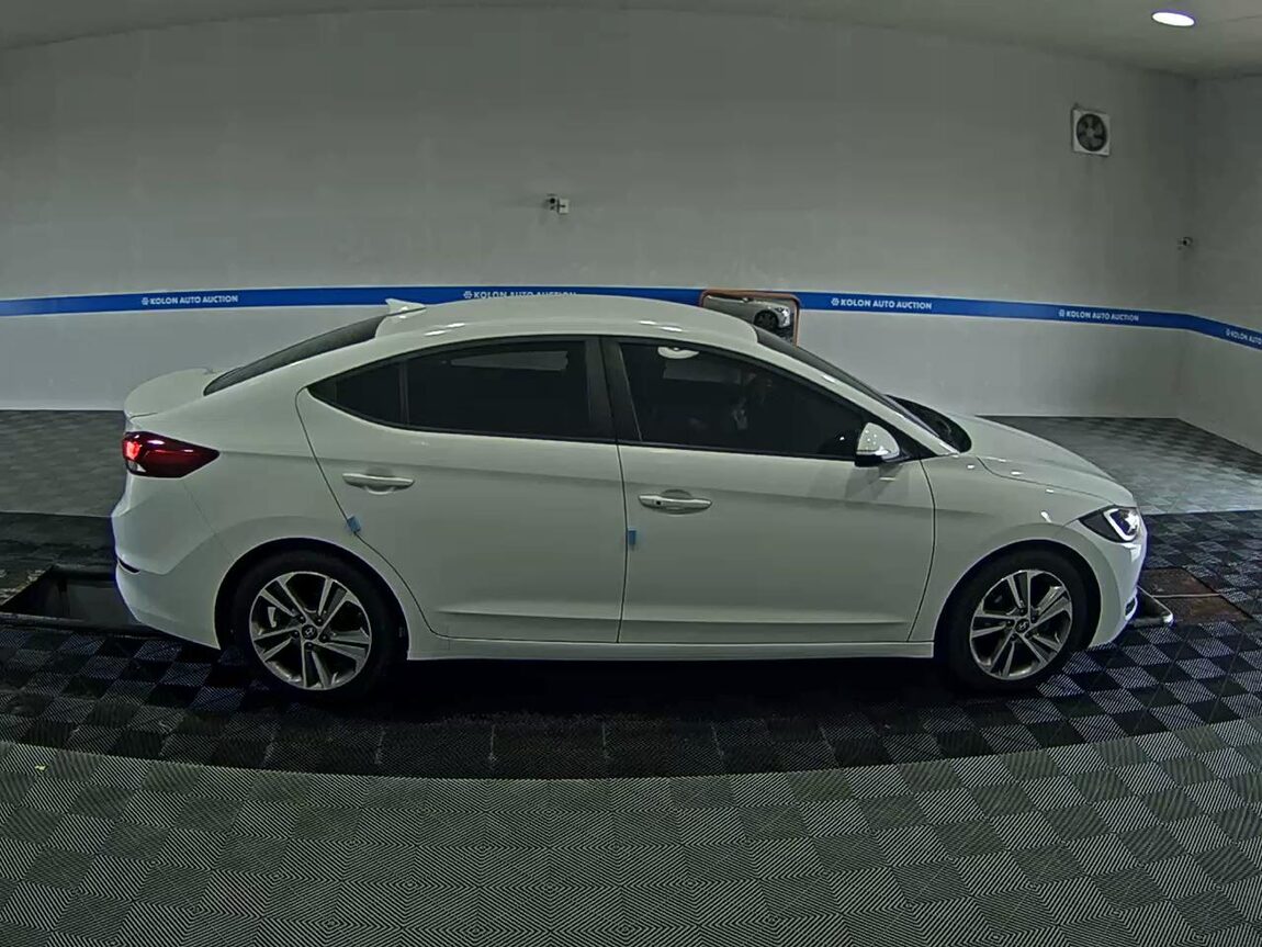 HYUNDAI AVANTE AD 1.6 GDi VALUE PLUS 2018 - zdjęcie 4