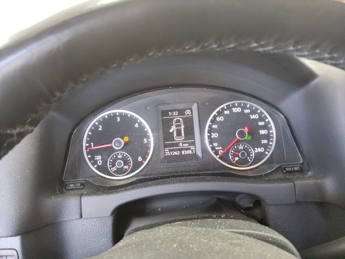 VOLKSWAGEN TIGUAN 2.0 TDI BLUEMOTION 2016 - zdjęcie 9