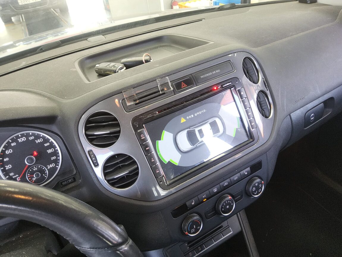 VOLKSWAGEN TIGUAN 2.0 TDI BLUEMOTION 2016 - zdjęcie 16