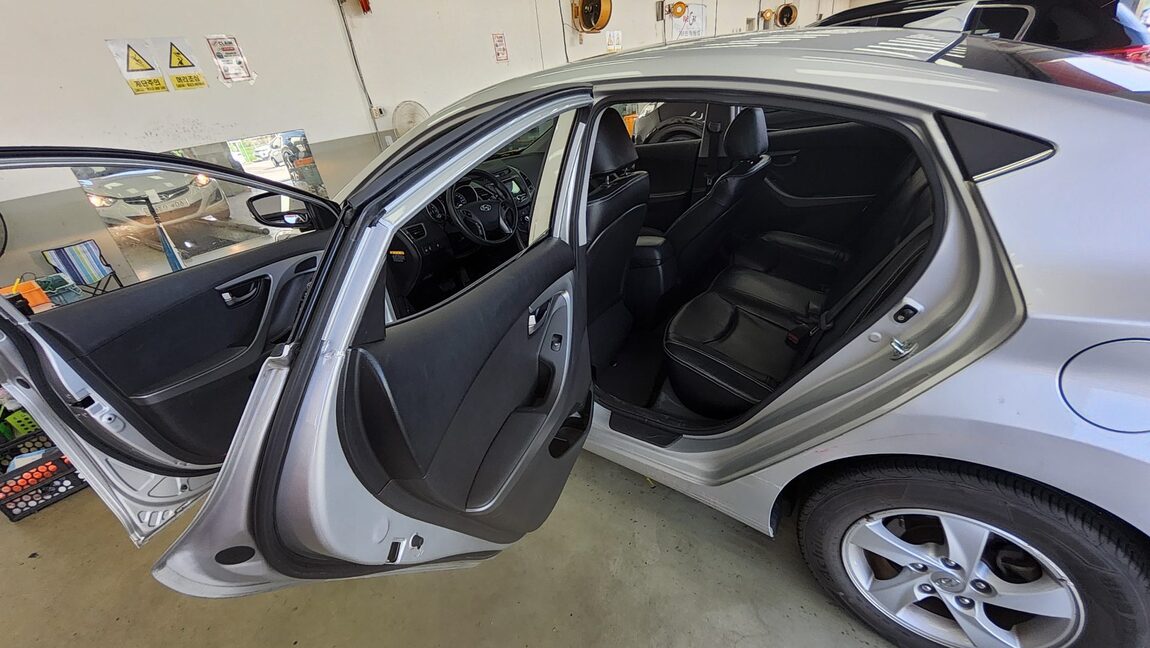 HYUNDAI THE NEW AVANTE MD 1.6 GDi STYLE 2014 - zdjęcie 4