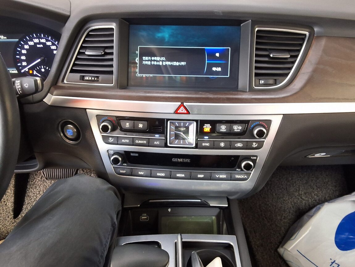 GENESIS G80 3.3 GDi AWD PRESTIGE 2019 - zdjęcie 24