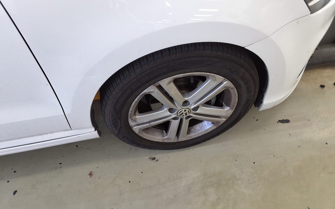 VOLKSWAGEN THE NEW POLO (5TH GEN) 1.6 TDI R LINE 2014 - zdjęcie 24