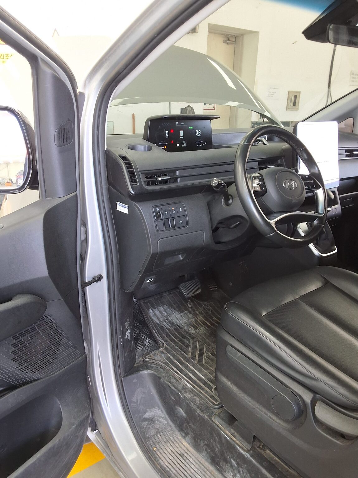 HYUNDAI STARIA 2.2 DIESEL CARGO 3-SEATER MODERN 2022 - zdjęcie 10