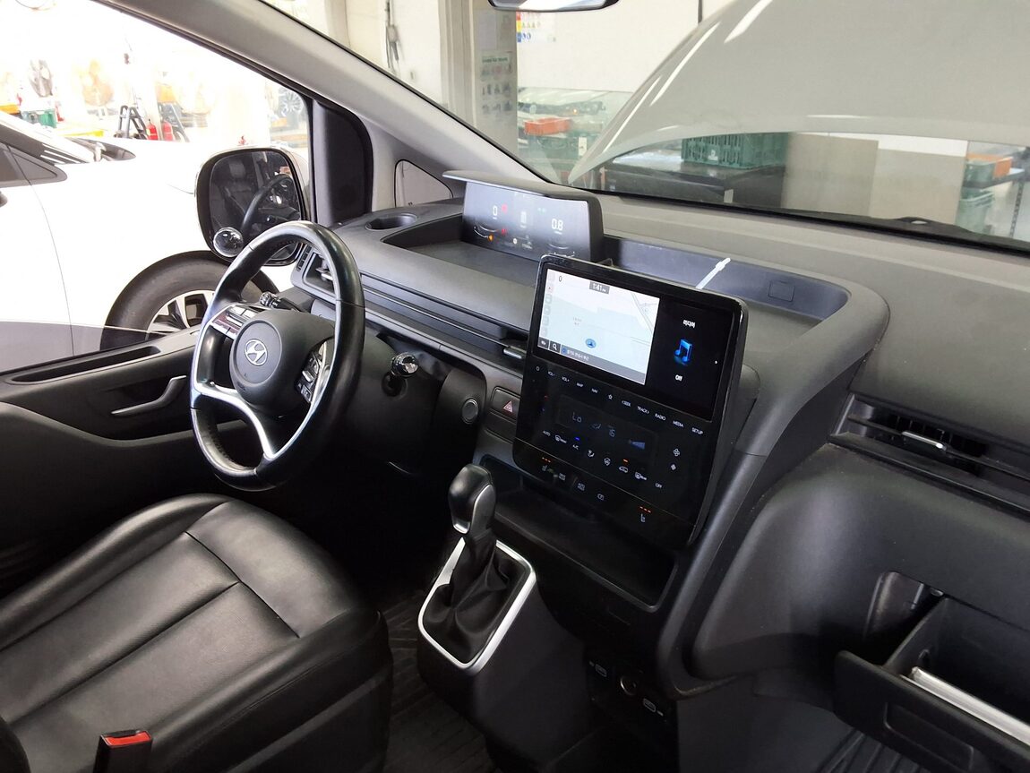 HYUNDAI STARIA 2.2 DIESEL CARGO 3-SEATER MODERN 2022 - zdjęcie 11