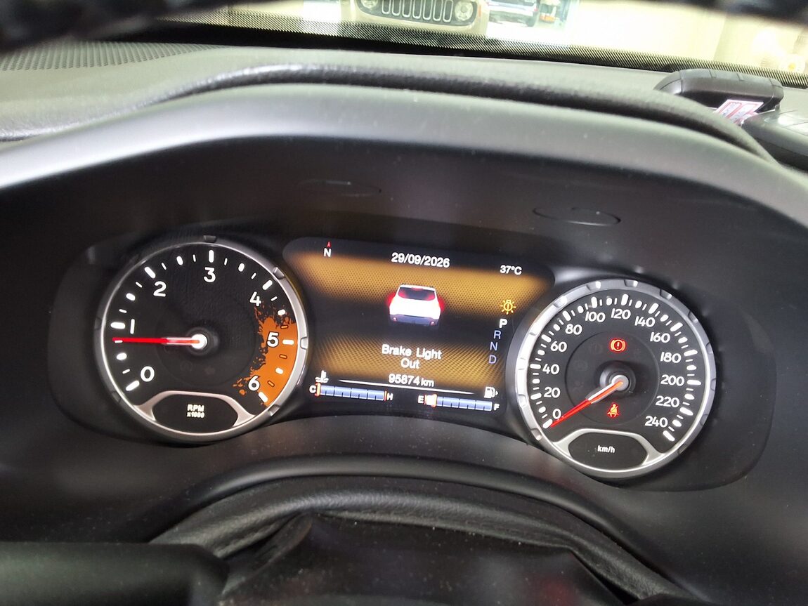 JEEP RENEGADE 2.0 DIESEL AWD LONGITUDE 2015 - zdjęcie 10