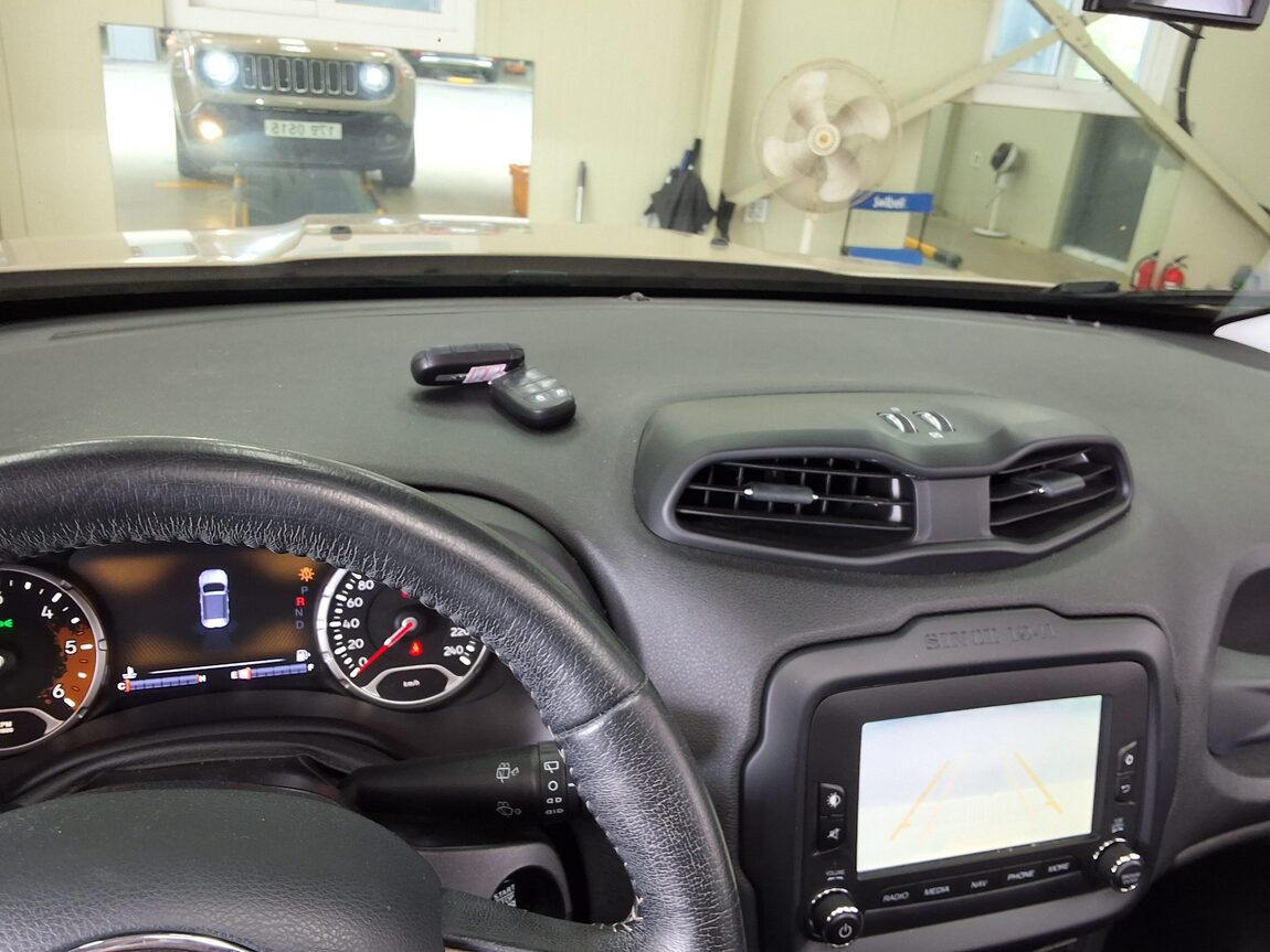 JEEP RENEGADE 2.0 DIESEL AWD LONGITUDE 2015 - zdjęcie 25