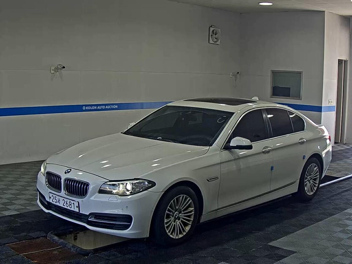 BMW 5 SERIES (6TH GEN) 520d xDRIVE 2015 - zdjęcie 2