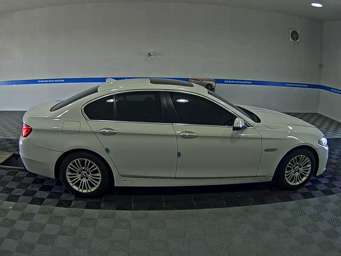 BMW 5 SERIES (6TH GEN) 520d xDRIVE 2015 - zdjęcie 4