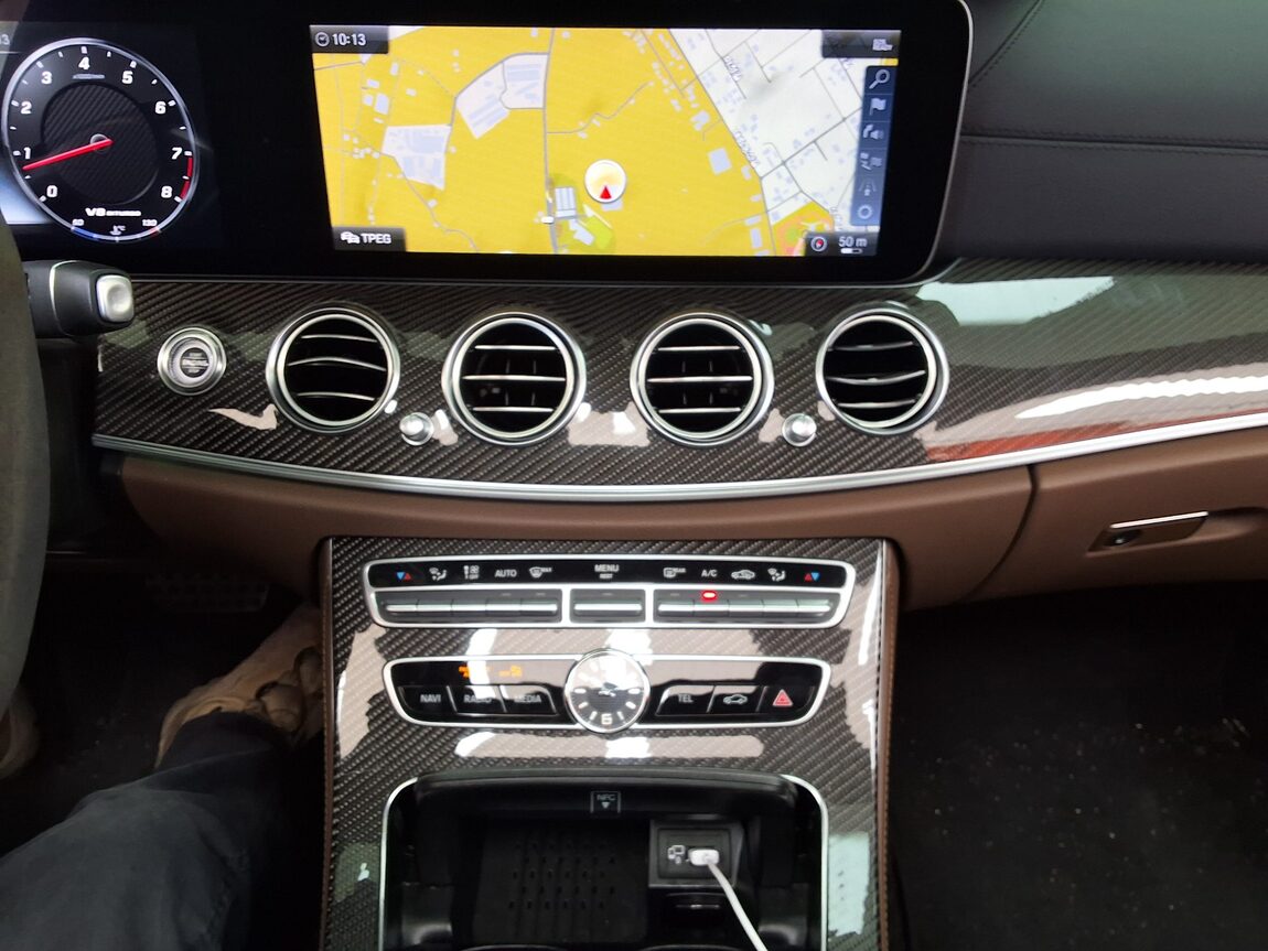 MERCEDES-BENZ E-CLASS (5TH GEN) E63 AMG 4MATIC+ 2019 - zdjęcie 24