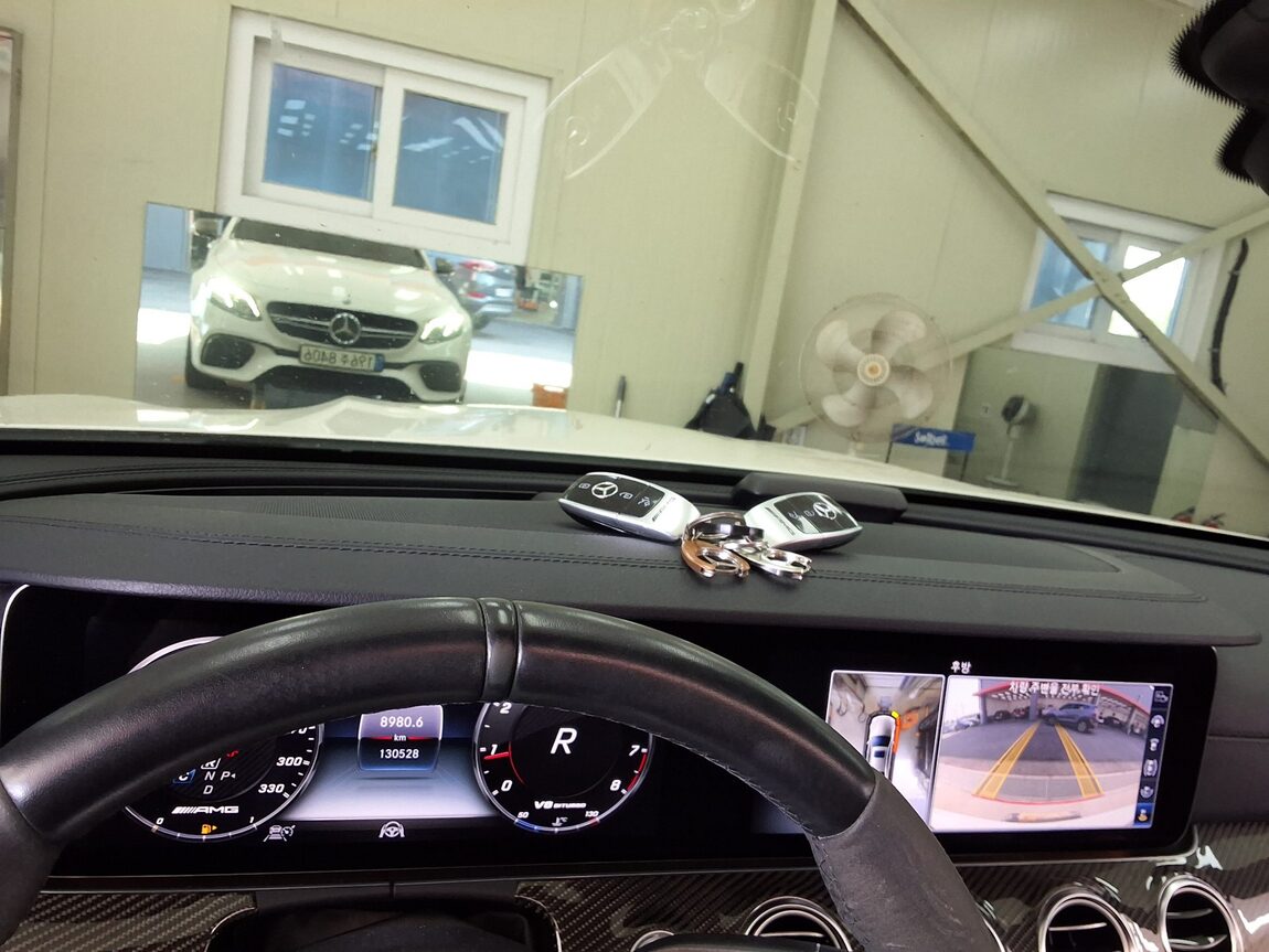 MERCEDES-BENZ E-CLASS (5TH GEN) E63 AMG 4MATIC+ 2019 - zdjęcie 25