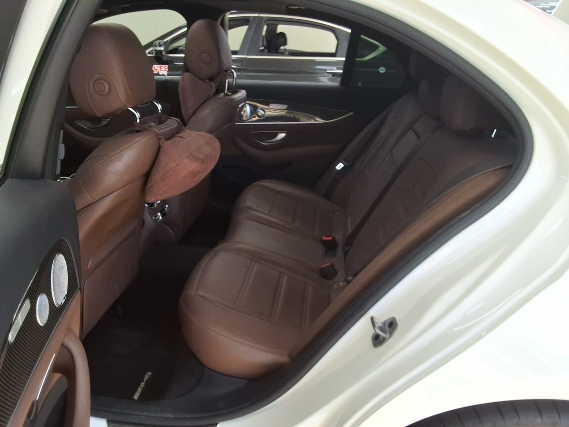 MERCEDES-BENZ E-CLASS (5TH GEN) E63 AMG 4MATIC+ 2019 - zdjęcie 13