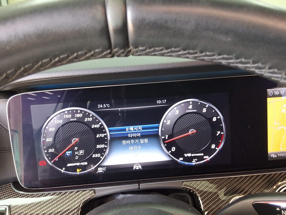 MERCEDES-BENZ E-CLASS (5TH GEN) E63 AMG 4MATIC+ 2019 - zdjęcie 27