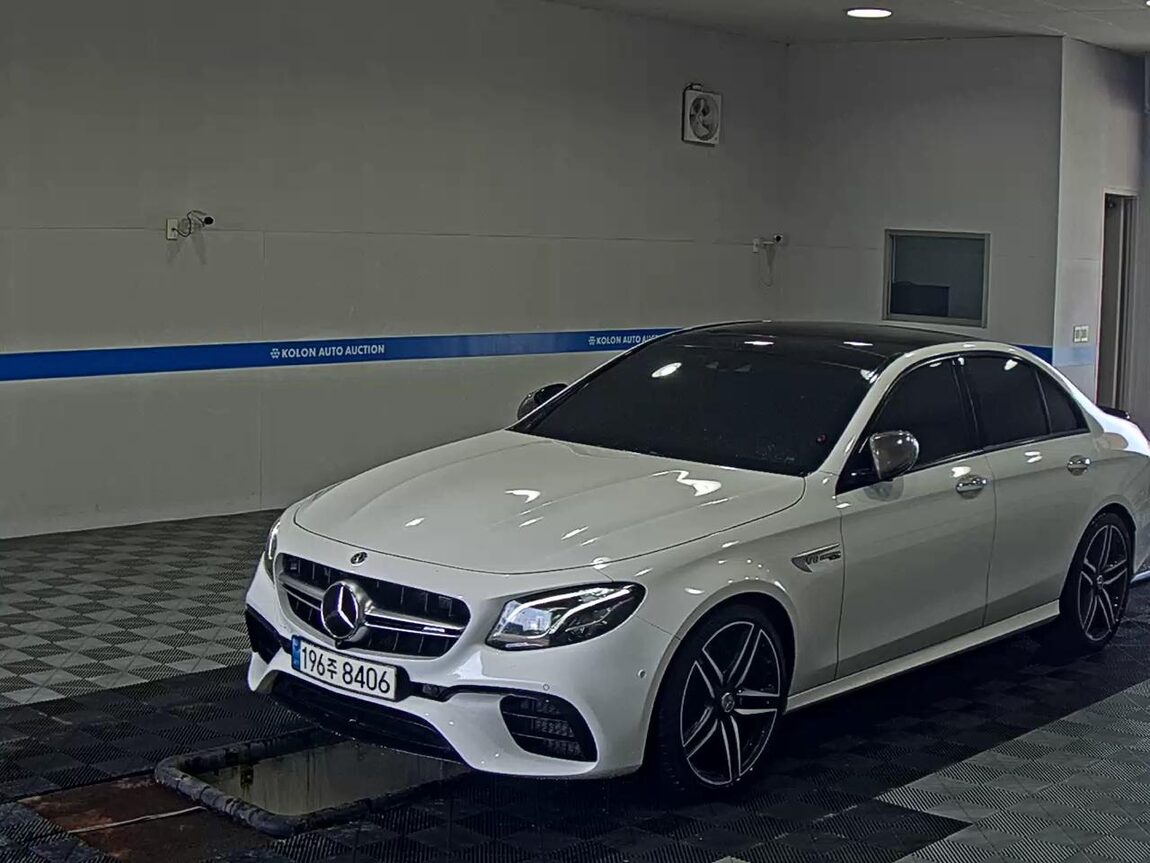 MERCEDES-BENZ E-CLASS (5TH GEN) E63 AMG 4MATIC+ 2019 - zdjęcie 2