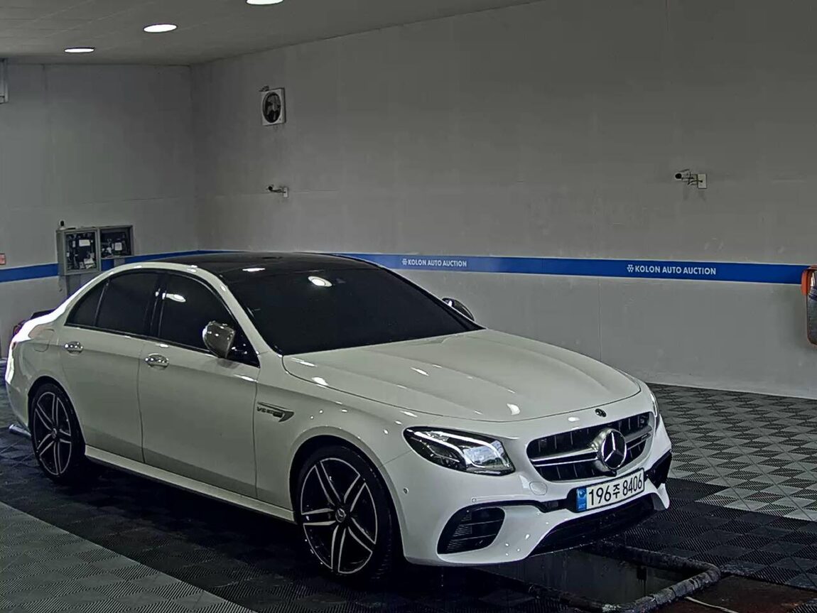MERCEDES-BENZ E-CLASS (5TH GEN) E63 AMG 4MATIC+ 2019 - zdjęcie 3