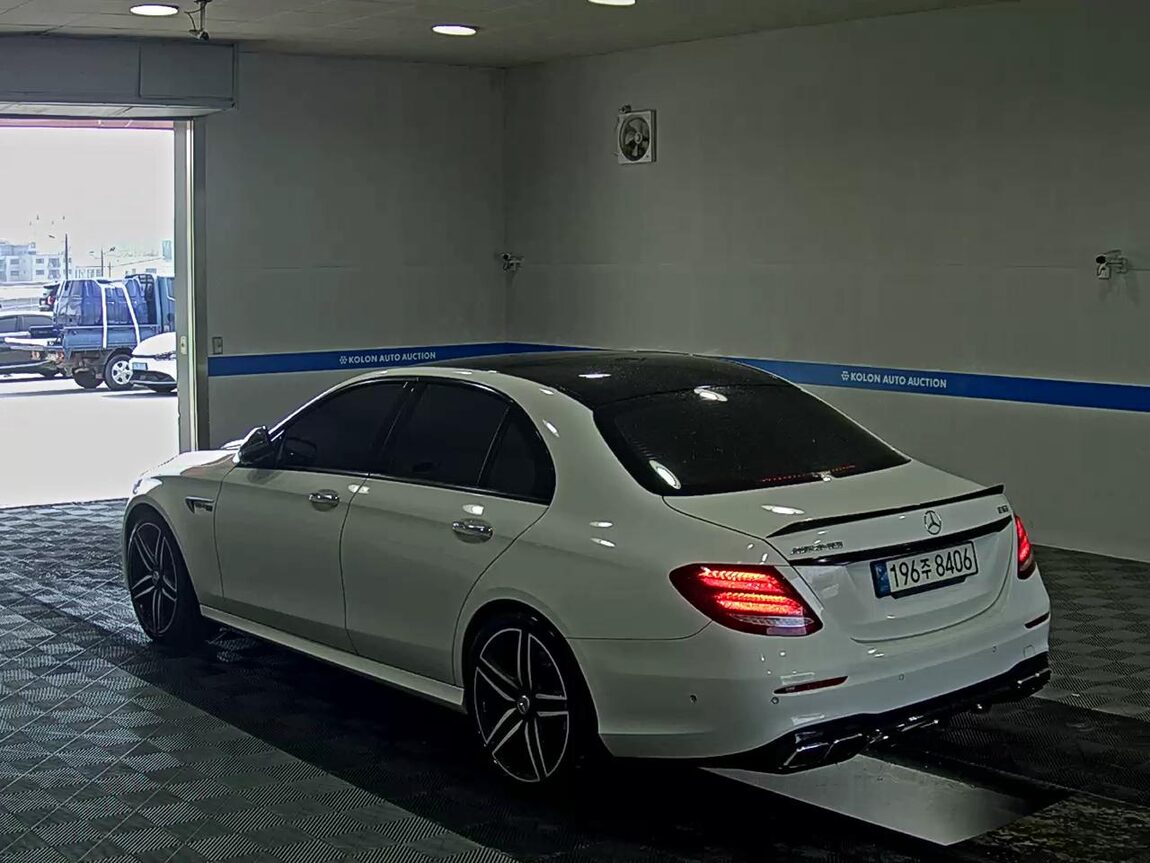 MERCEDES-BENZ E-CLASS (5TH GEN) E63 AMG 4MATIC+ 2019 - zdjęcie 6