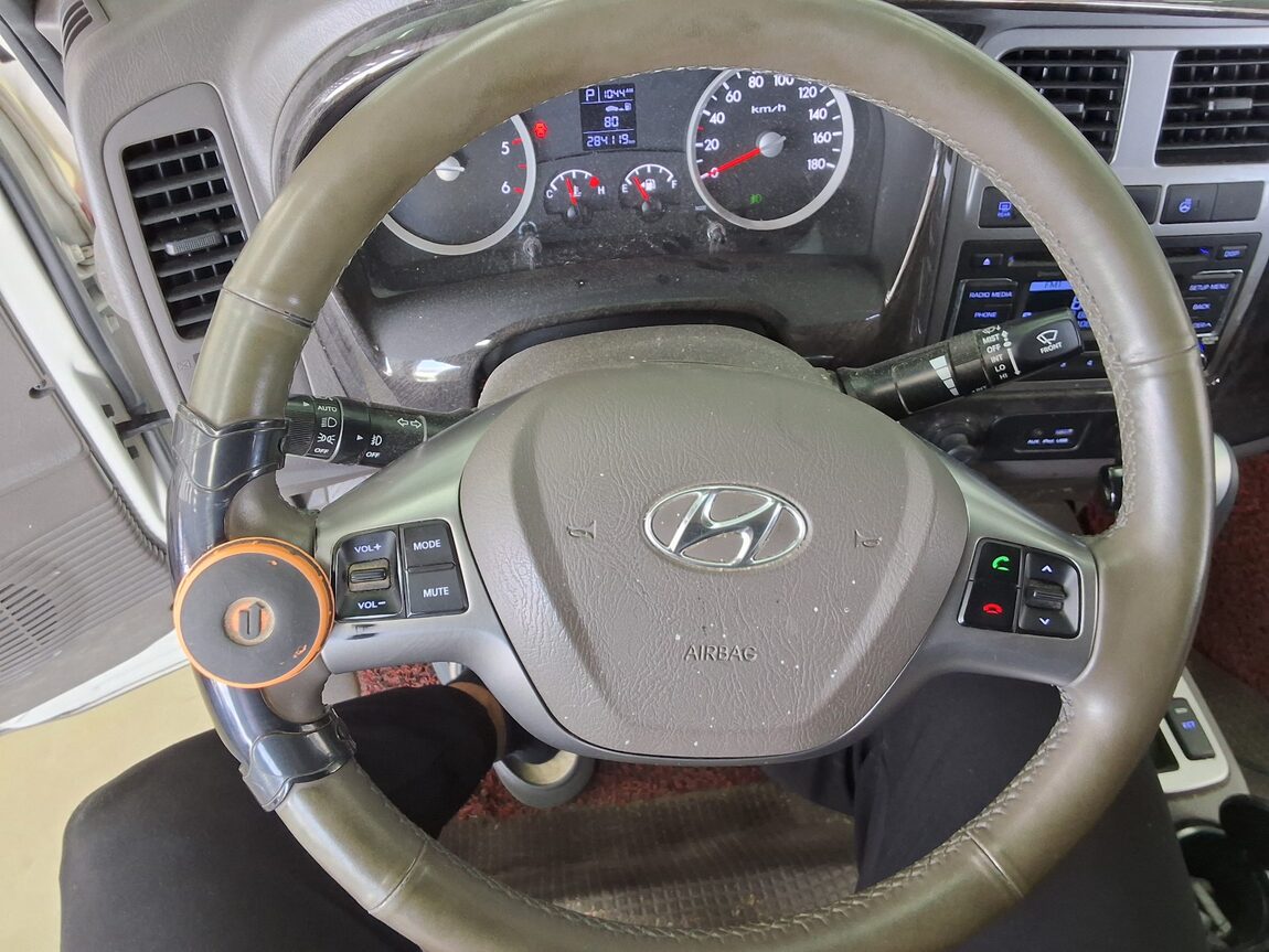 HYUNDAI PORTER II CRDi SUPER CAB EXTRA LONG WHEELBASE PREMIUM 2019 - zdjęcie 14