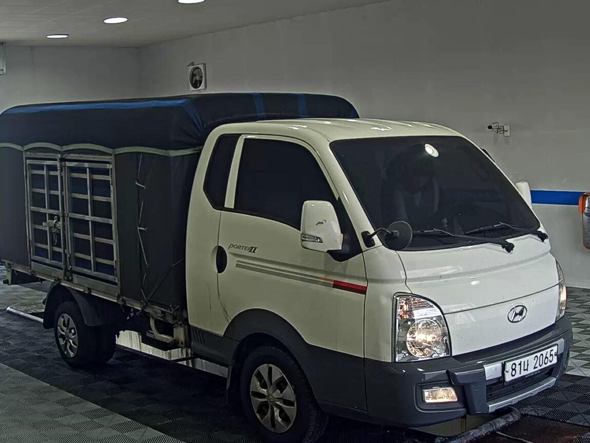 HYUNDAI PORTER II CRDi SUPER CAB EXTRA LONG WHEELBASE PREMIUM 2019 - zdjęcie 3