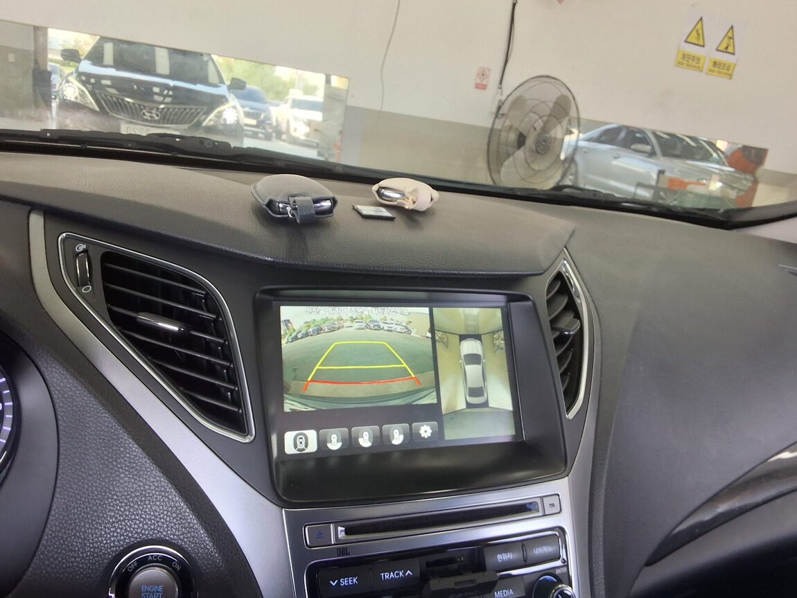 HYUNDAI GRANDEUR HG HG 300 EXCLUSIVE 2015 - zdjęcie 19