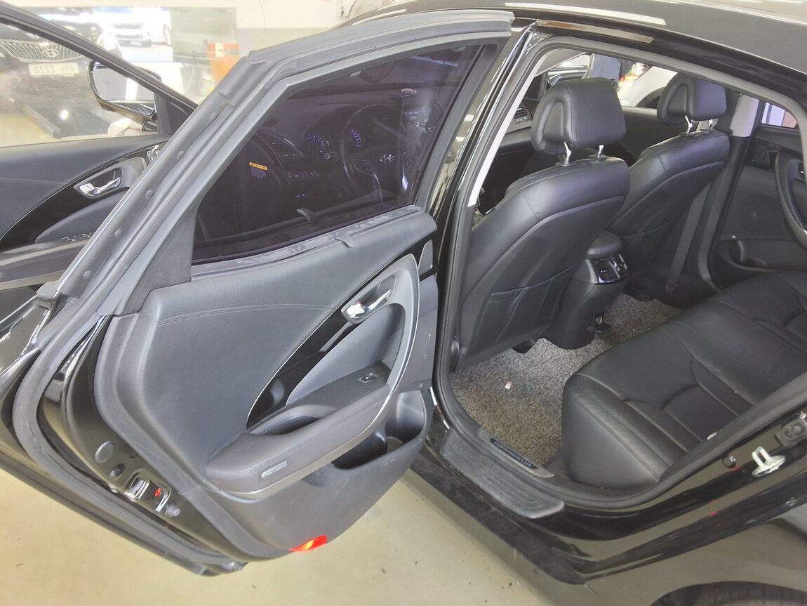 HYUNDAI GRANDEUR HG HG 300 EXCLUSIVE 2015 - zdjęcie 12